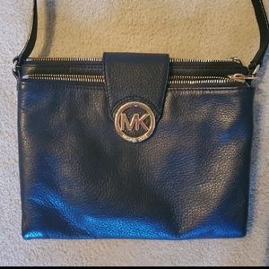 Michael kors crossbody
